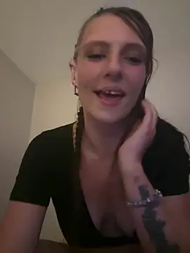 snowrillaxxx online show from July 3, 3:46 am