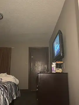 snowrillaxxx online show from April 11, 5:48 am