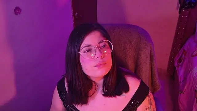 Snapshot of Azamy-12 chatting on October 7, 5:52 am Azamy-12 online show from October 7, 5:52 am