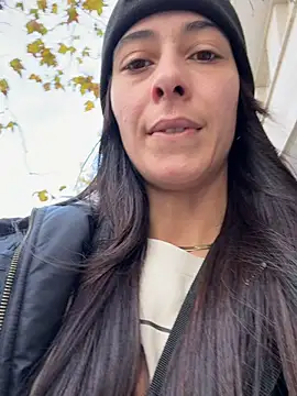 Snapshot of SOFIASWEETSECRETT chatting on December 5, 9:19 am SOFIASWEETSECRETT online show from December 5, 9:19 am