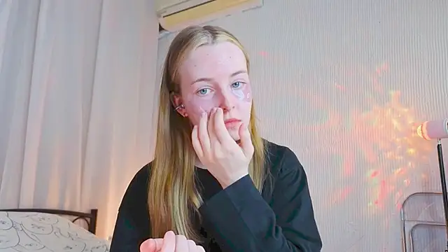 Wild  flowers online show from April 11, 11:41 pm