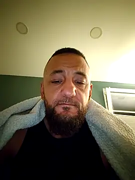 Reeeks69 online show from April 5, 3:46 am