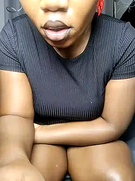 Hugemassivebootie online show from April 12, 9:18 pm