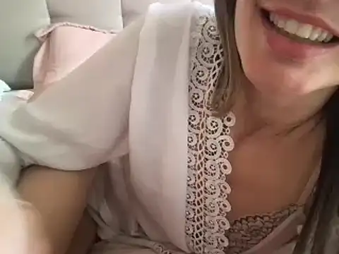 Snapshot of paolajonez chatting on January 20, 4:45 pm paolajonez online show from January 20, 4:45 pm