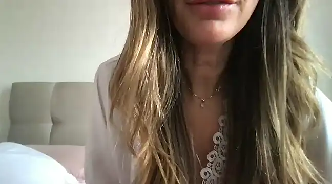 Snapshot of paolajonez chatting on January 7, 7:28 pm paolajonez online show from January 7, 7:28 pm