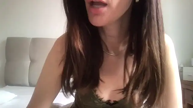Snapshot of paolajonez chatting on October 13, 4:52 pm paolajonez online show from October 13, 4:52 pm