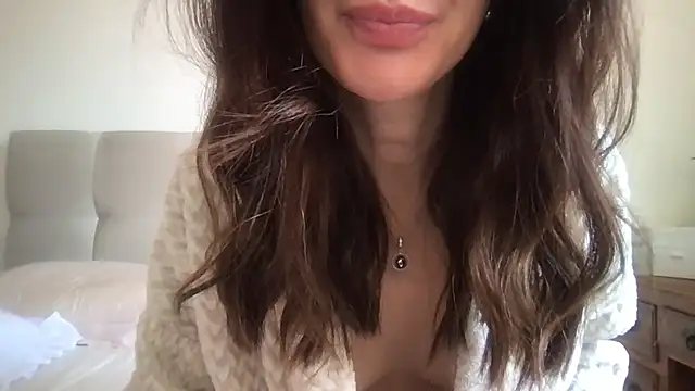 Snapshot of paolajonez chatting on October 5, 12:29 pm paolajonez online show from October 5, 12:29 pm