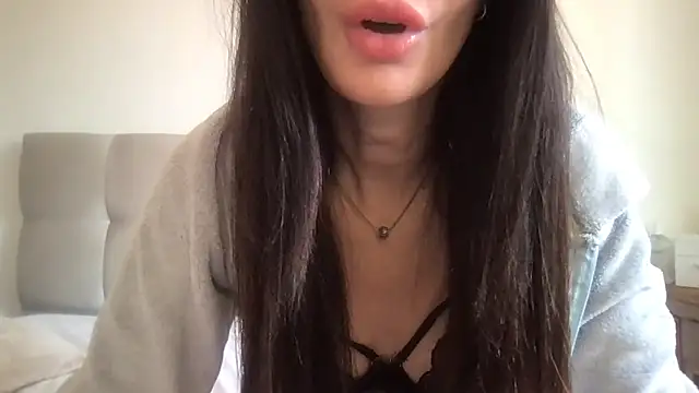 paolajonez online show from March 14, 12:33 pm