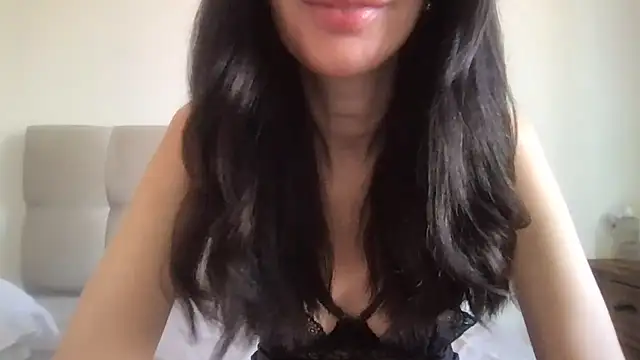 paolajonez online show from December 22, 11:43 am