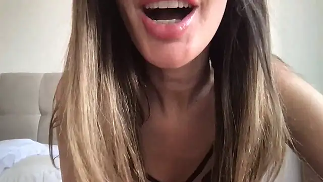 Snapshot of paolajonez chatting on February 8, 4:46 pm paolajonez online show from February 8, 4:46 pm
