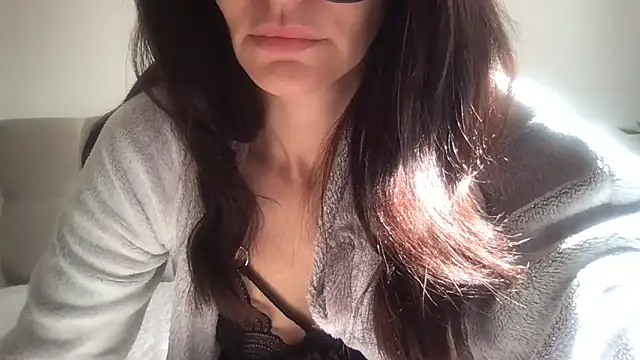 Snapshot of paolajonez chatting on June 5, 2:56 pm paolajonez online show from June 5, 2:56 pm