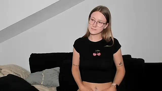 laurasommer online show from May 19, 2:13 pm