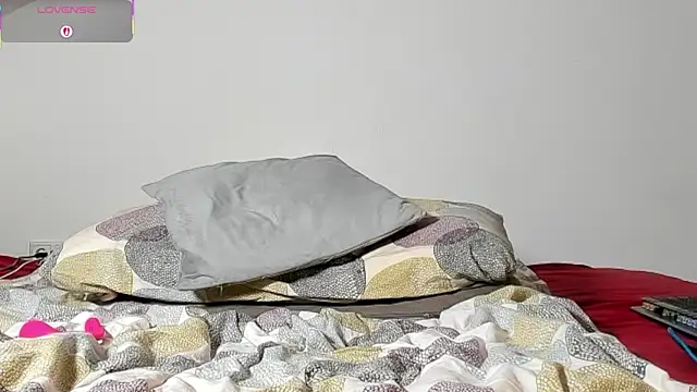 laurasommer online show from October 30, 9:11 pm