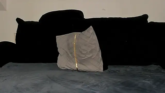 laurasommer online show from February 19, 5:10 pm