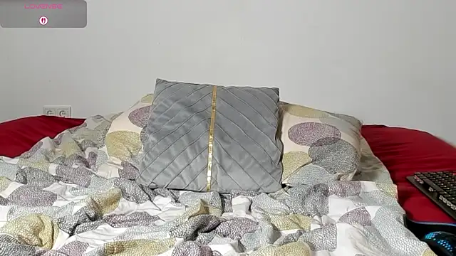 laurasommer online show from October 19, 5:37 pm