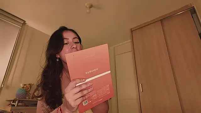 juanasnz99 online show from May 22, 4:32 am