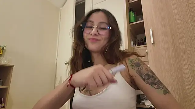 Snapshot of juanasnz99 chatting on March 12, 4:19 am juanasnz99 online show from March 12, 4:19 am