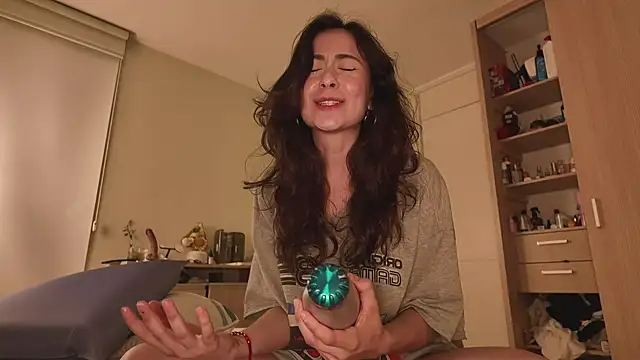Snapshot of juanasnz99 chatting on July 5, 3:00 am juanasnz99 online show from July 5, 3:00 am