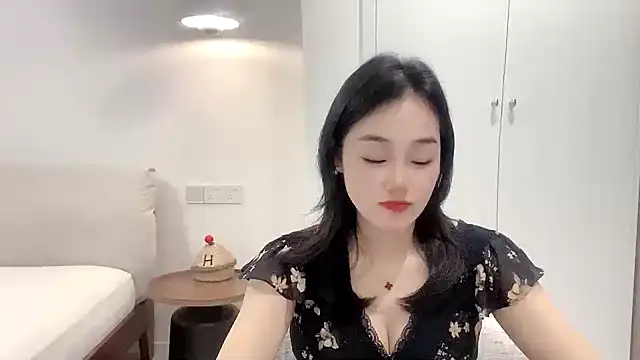 cloud8822 online show from May 16, 7:18 am