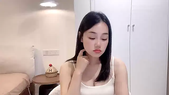 cloud8822 online show from May 6, 2:21 pm