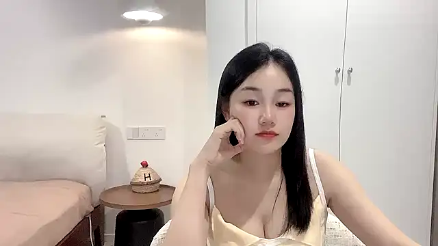 cloud8822 online show from May 15, 2:04 pm