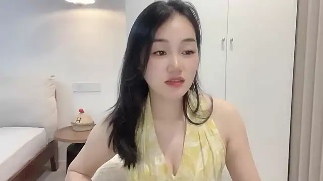Snapshot of cloud8822 chatting on June 29, 1:22 pm cloud8822 online show from June 29, 1:22 pm