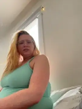 Lalalynn online show from April 20, 10:22 pm