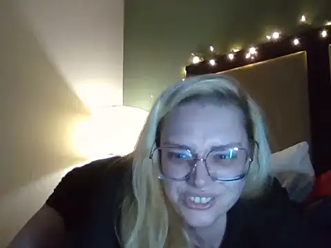 Lalalynn online show from April 12, 10:51 am