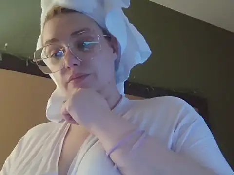 Lalalynn online show from March 25, 2:27 pm