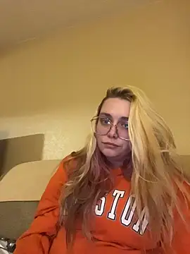 Lalalynn online show from April 16, 2:23 am