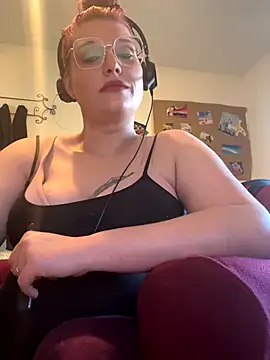 Lalalynn online show from November 13, 7:40 pm