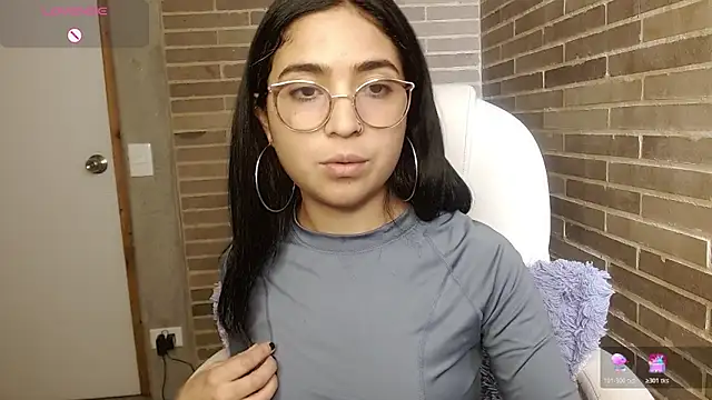 helenacyruss online show from February 12, 7:13 pm