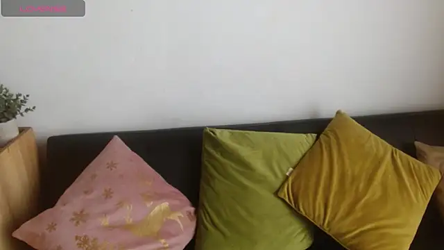 helenacyruss online show from March 21, 6:29 pm