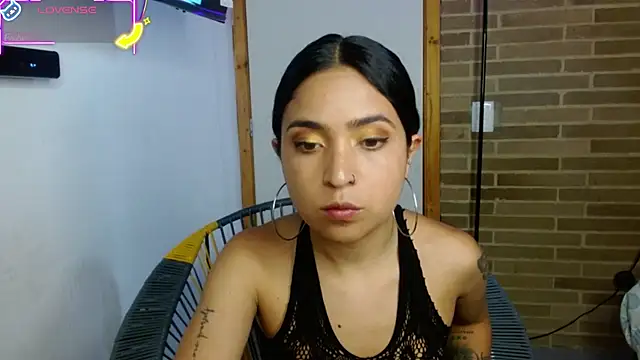 helenacyruss online show from October 27, 7:15 pm