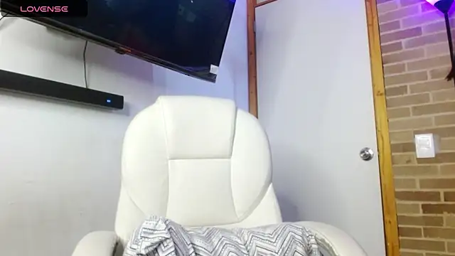 helenacyruss online show from November 22, 2:27 pm