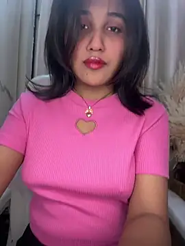 LeisyXO online show from February 4, 8:28 pm