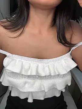 LeisyXO online show from January 17, 1:36 am
