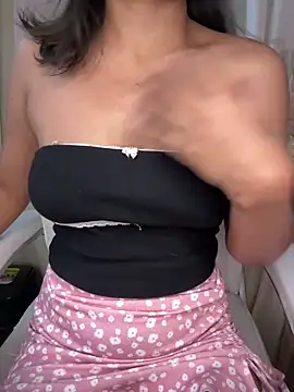 LeisyXO online show from February 20, 1:03 am