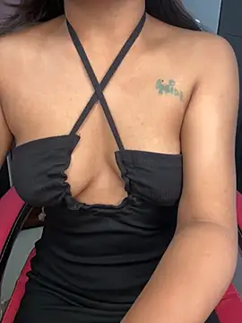 LeisyXO online show from November 18, 6:44 pm