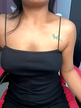 LeisyXO online show from November 11, 8:03 pm