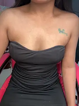 LeisyXO online show from October 30, 7:55 pm