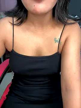 LeisyXO online show from November 27, 8:09 pm