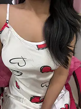LeisyXO online show from April 14, 8:36 pm
