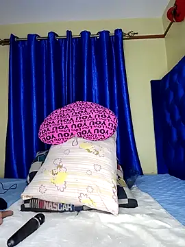 Queenshaz01 online show from November 10, 12:37 am