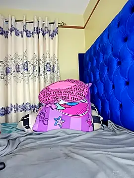 Queenshaz01 online show from September 9, 11:58 pm