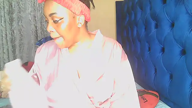 Queenshaz01 online show from March 21, 12:01 am