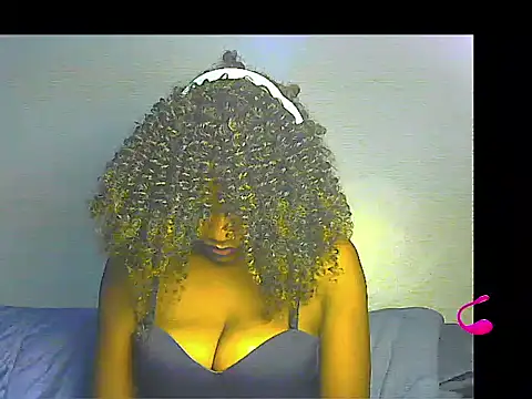 Snapshot of lilylovexx chatting on February 10, 6:34 am lilylovexx online show from February 10, 6:34 am