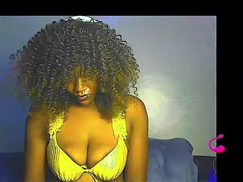 Snapshot of lilylovexx chatting on February 3, 5:38 am lilylovexx online show from February 3, 5:38 am