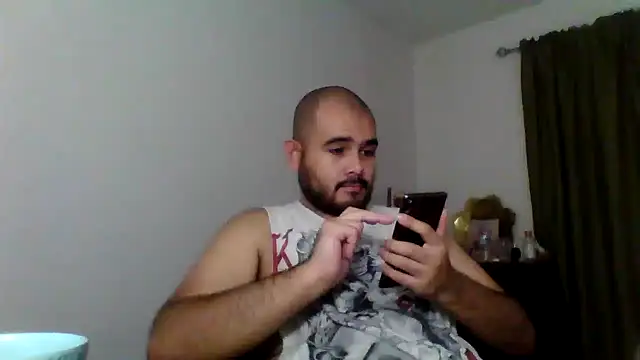 Snapshot of JooveyRose chatting on October 26, 3:40 am JooveyRose online show from October 26, 3:40 am