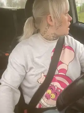 poussichienne online show from November 15, 11:58 am